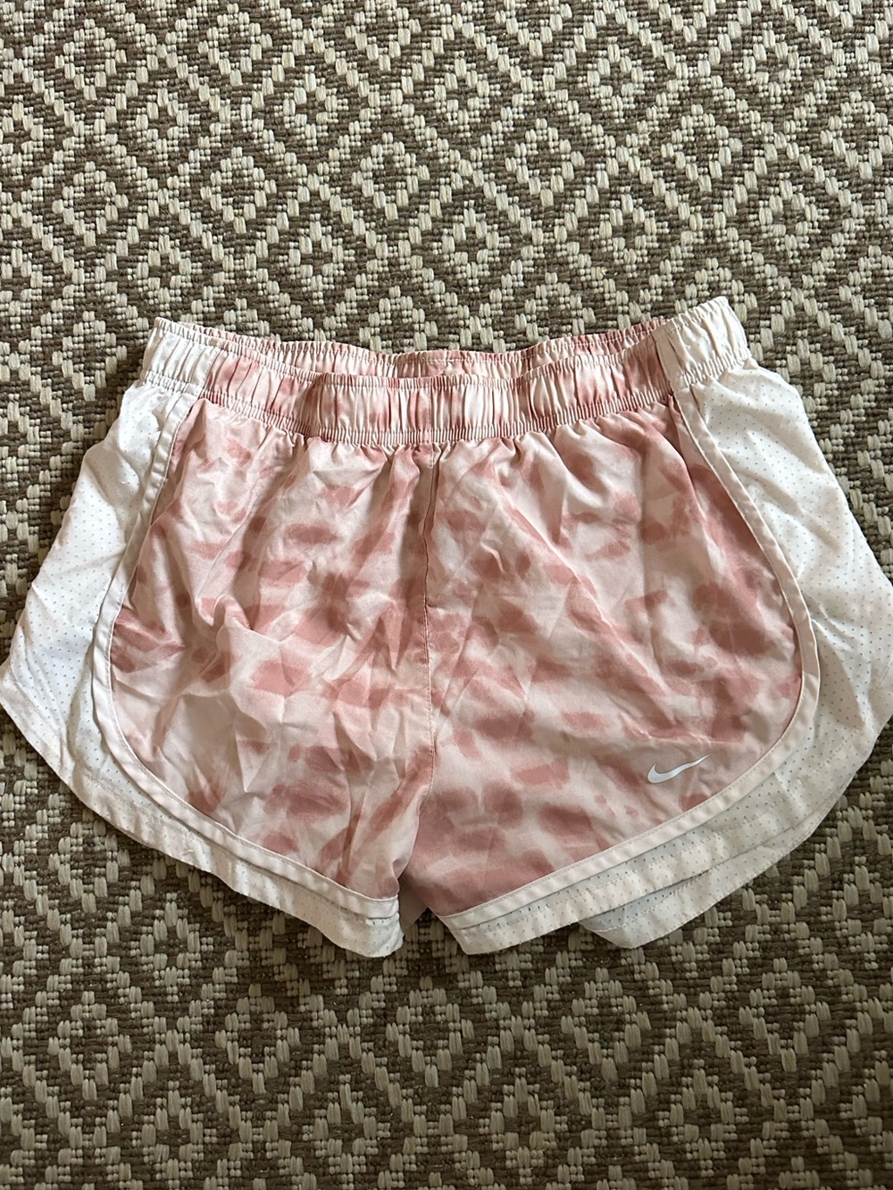 Nike Womens Pink Camo Dri-FIT Running Shorts size large no lining on inside